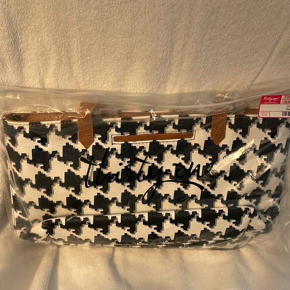 Thirty-one City Scene Bag in Houndstooth.